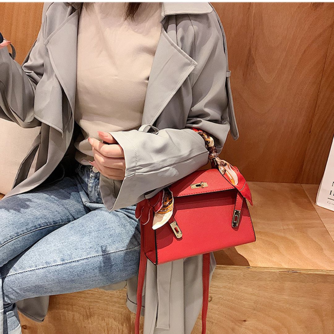 Timeless structured handbag for women | Reflet du Temps -5