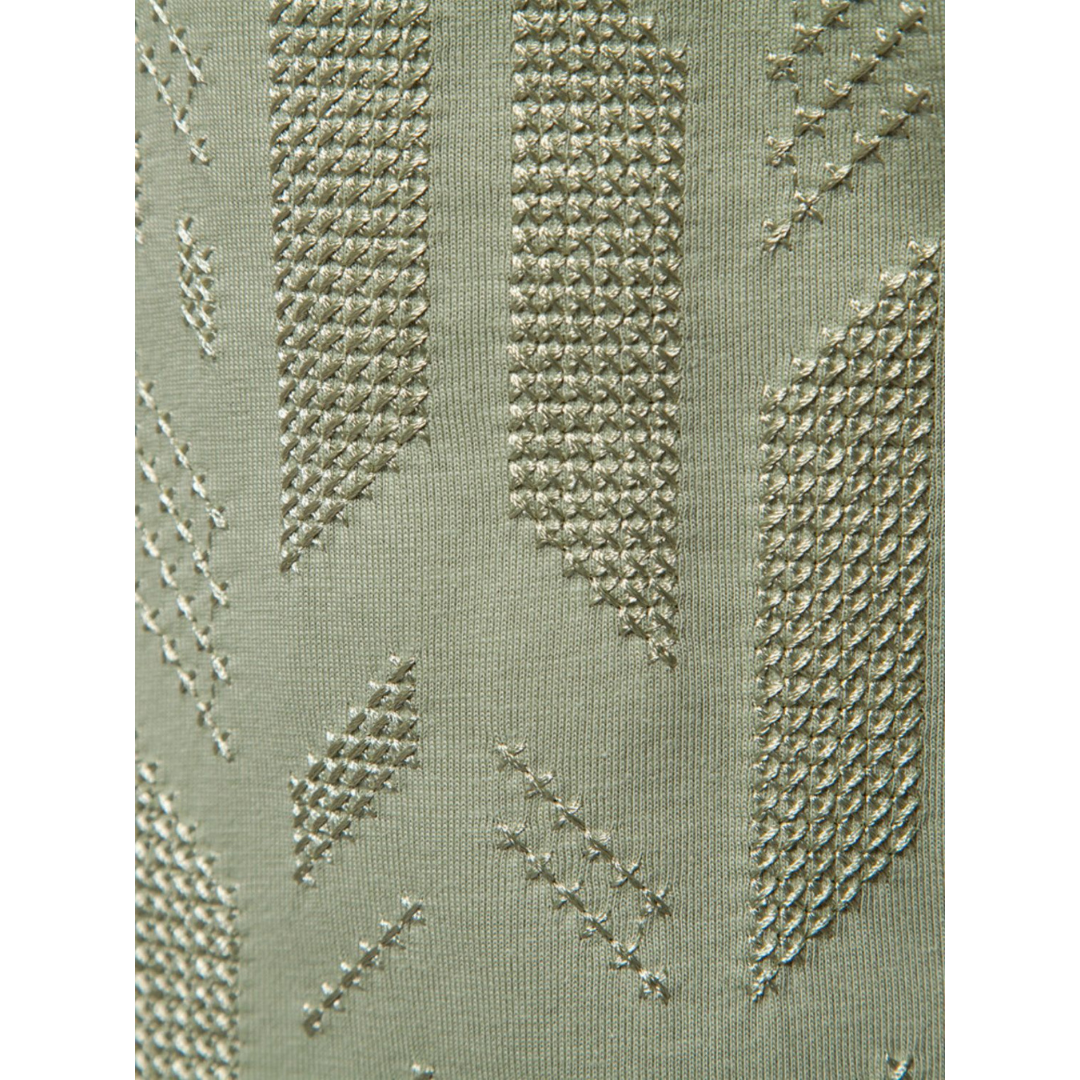 Round neck embroidered geometric t-shirt for men -3