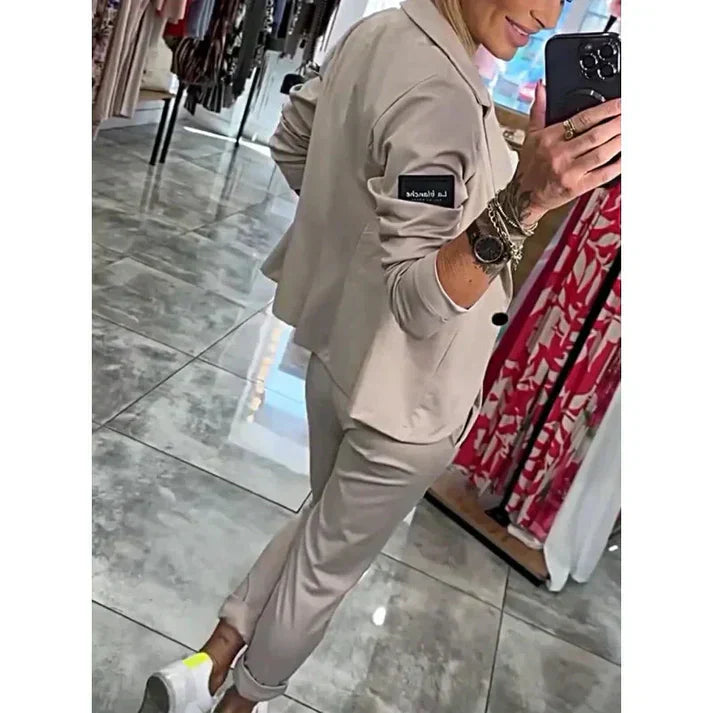 Flowy blazer jogger chic set for women -4
