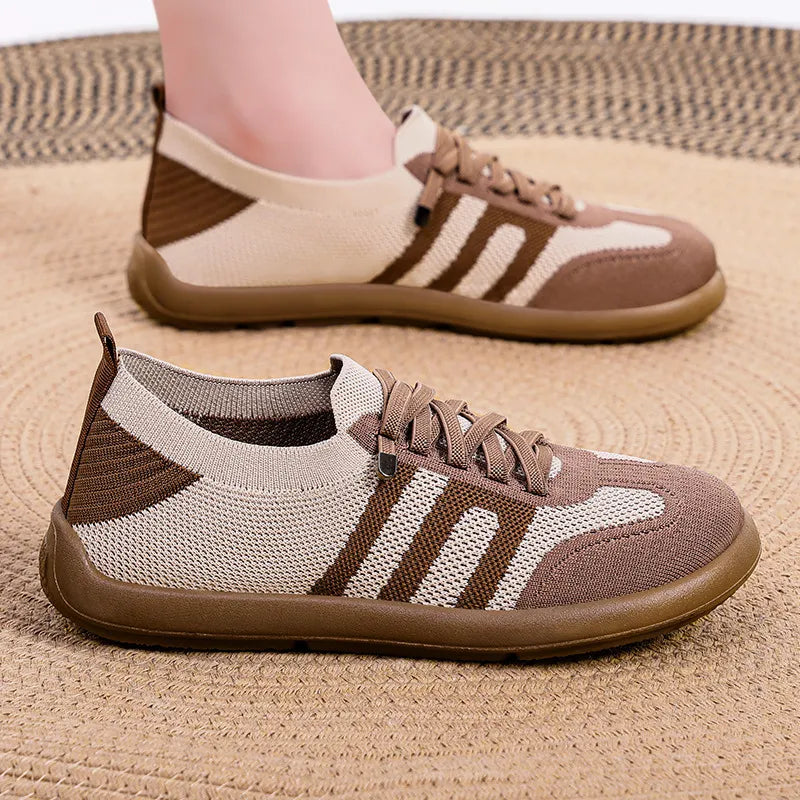 Classic lightweight sneakers for women -16