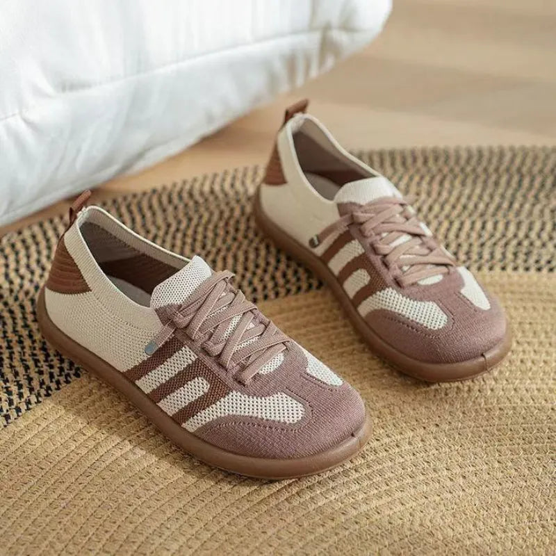 Classic lightweight sneakers for women -17