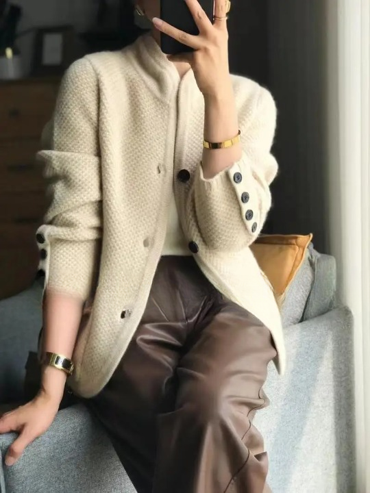 Timeless button-up graceful fit cardigan for women | Elowen -6