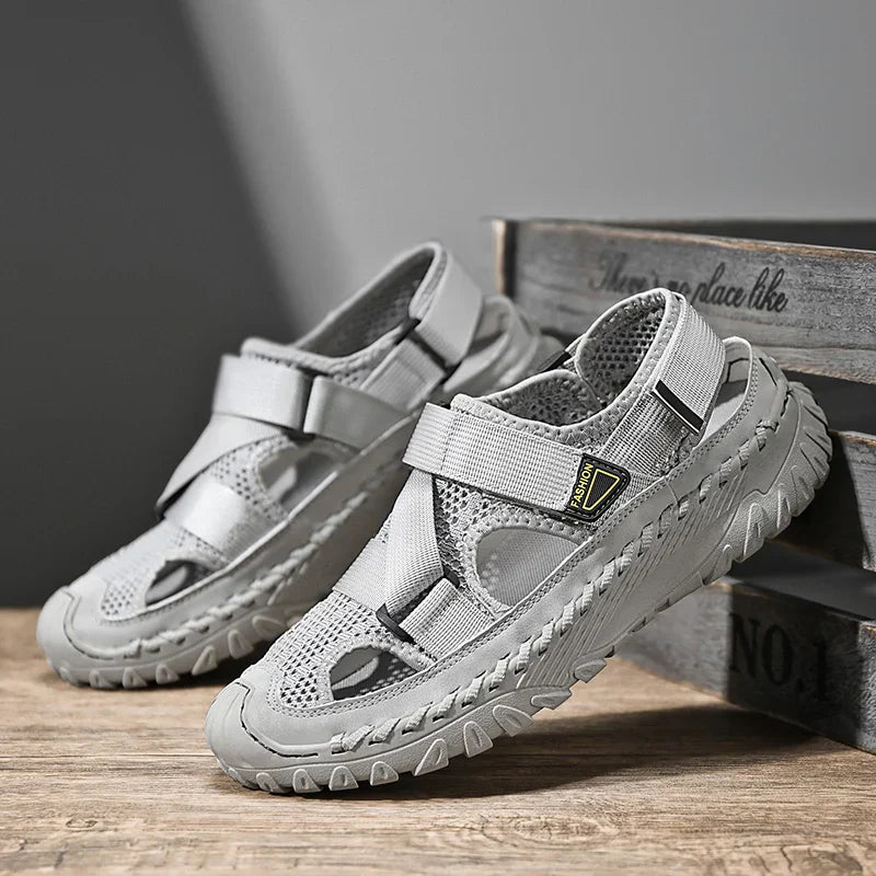 Toe hiking sandals for men | Closed -8