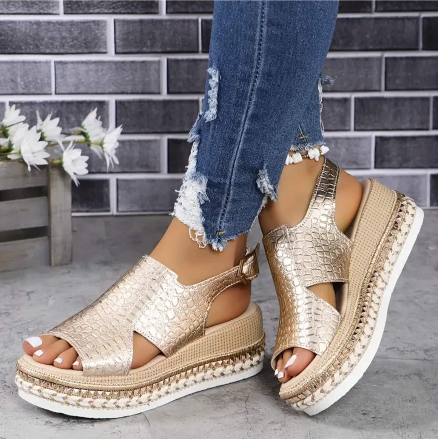 Heeled wedge sandals for women | Isabelle Martin -1