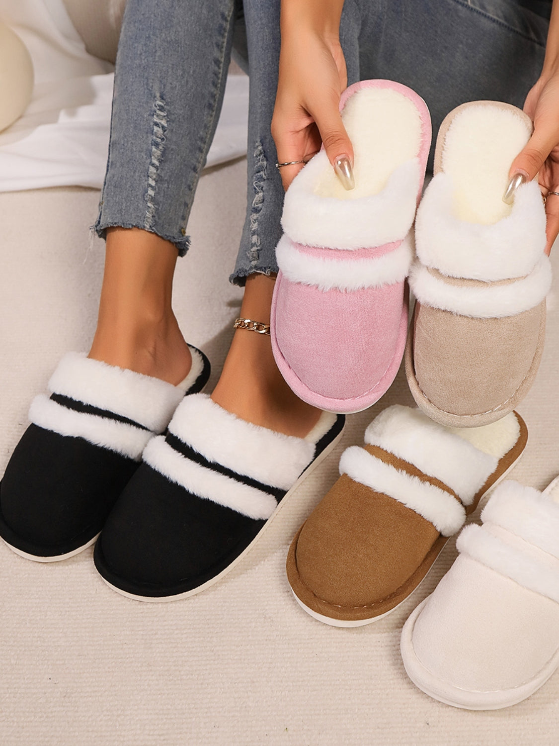 Toe round faux fur contrasting slippers for women -1