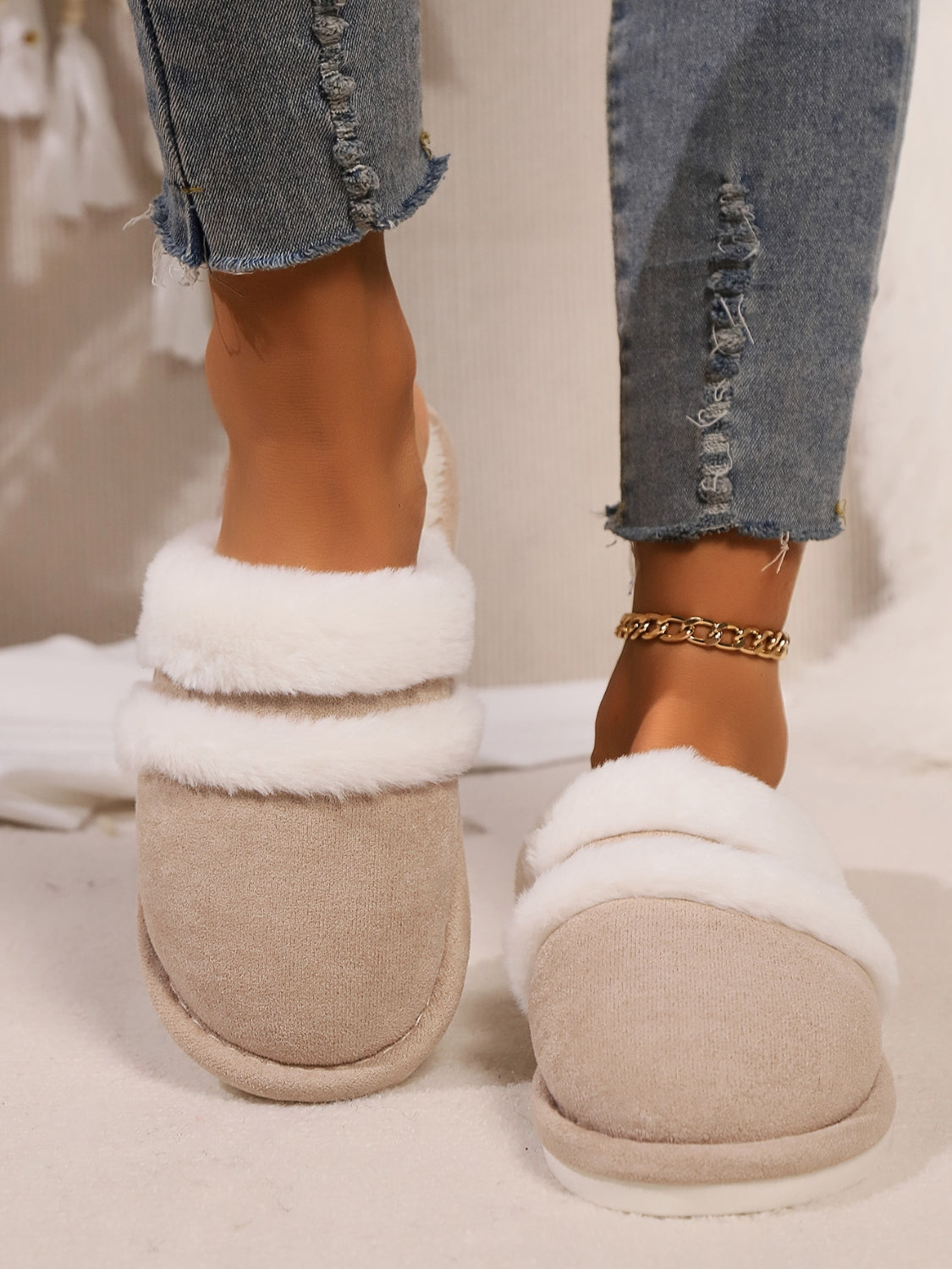 Toe round faux fur contrasting slippers for women -2