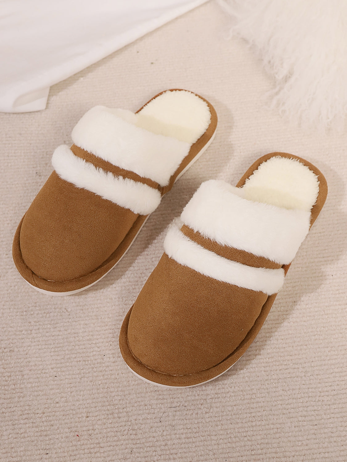 Toe round faux fur contrasting slippers for women -16