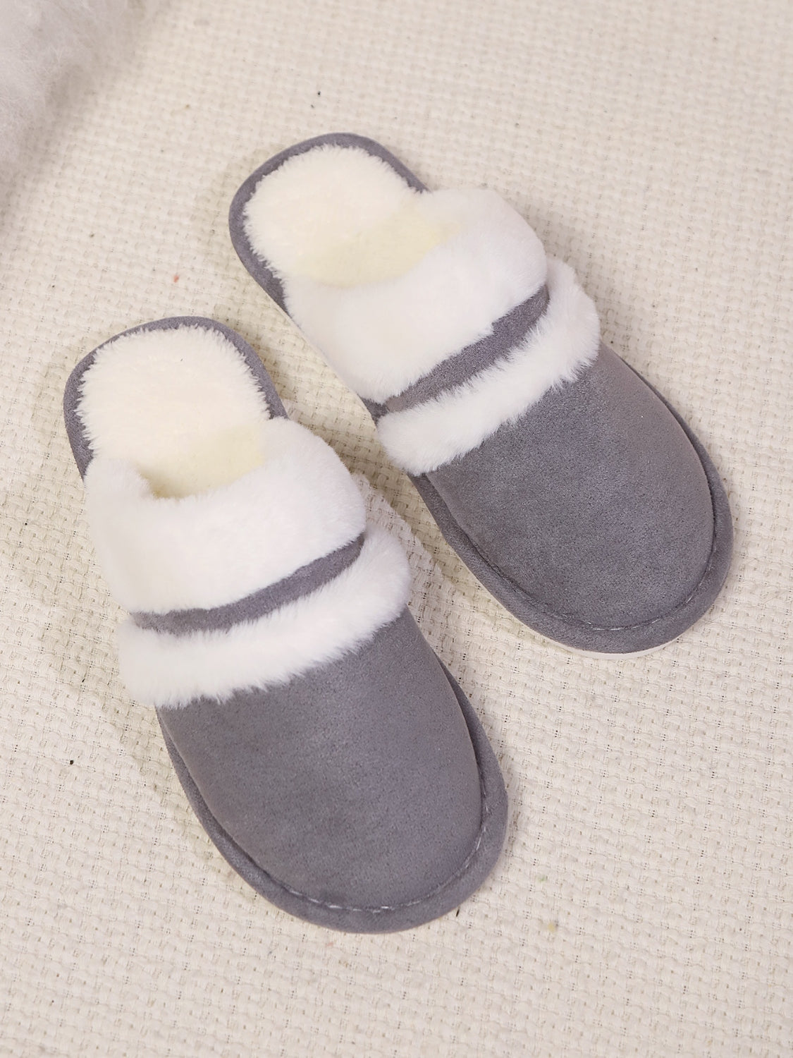 Toe round faux fur contrasting slippers for women -19
