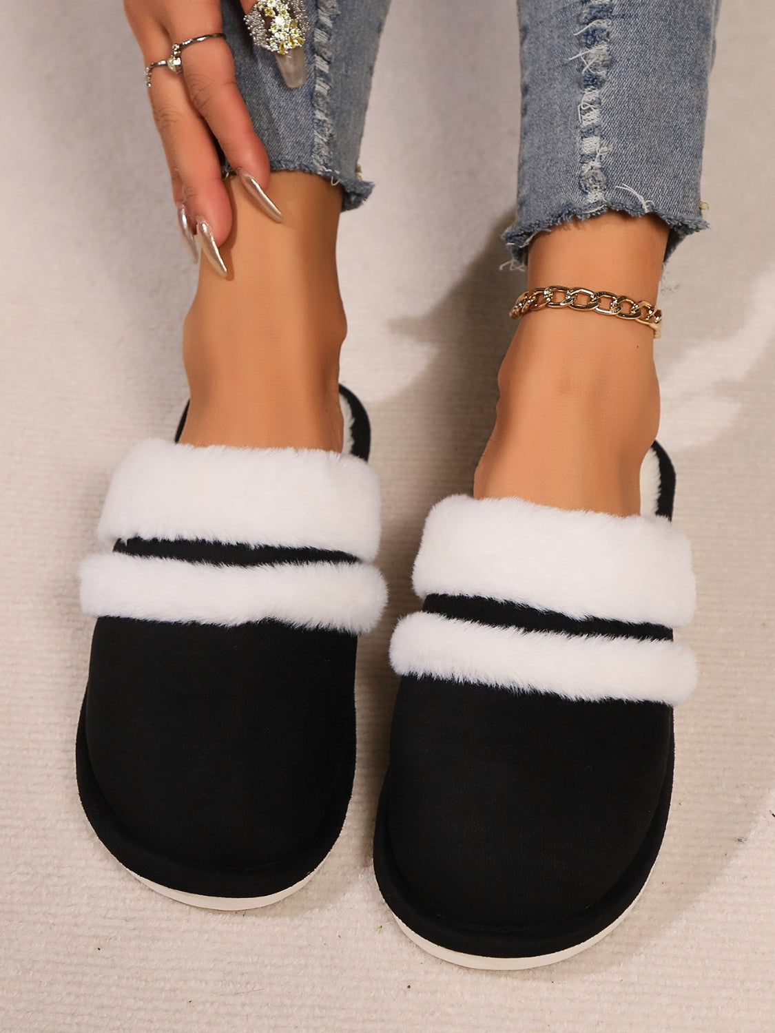 Toe round faux fur contrasting slippers for women -22