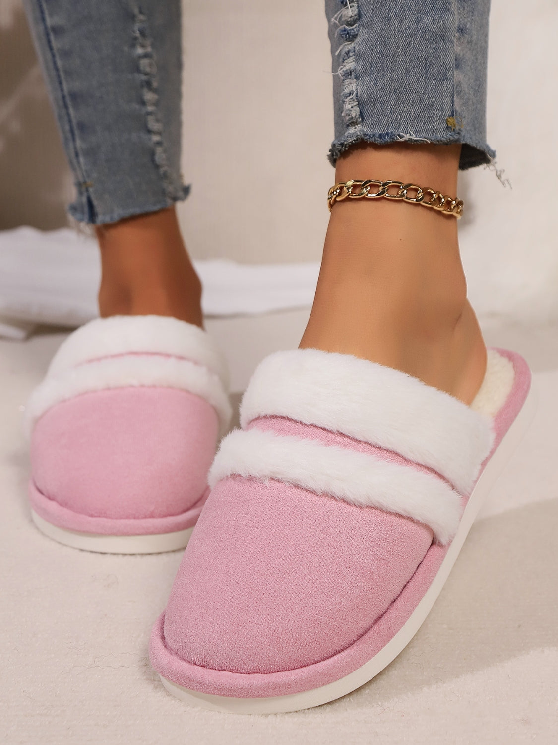 Toe round faux fur contrasting slippers for women -26