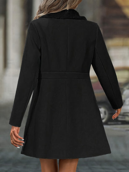 Long contrasting collar coat for women | Eloria -3