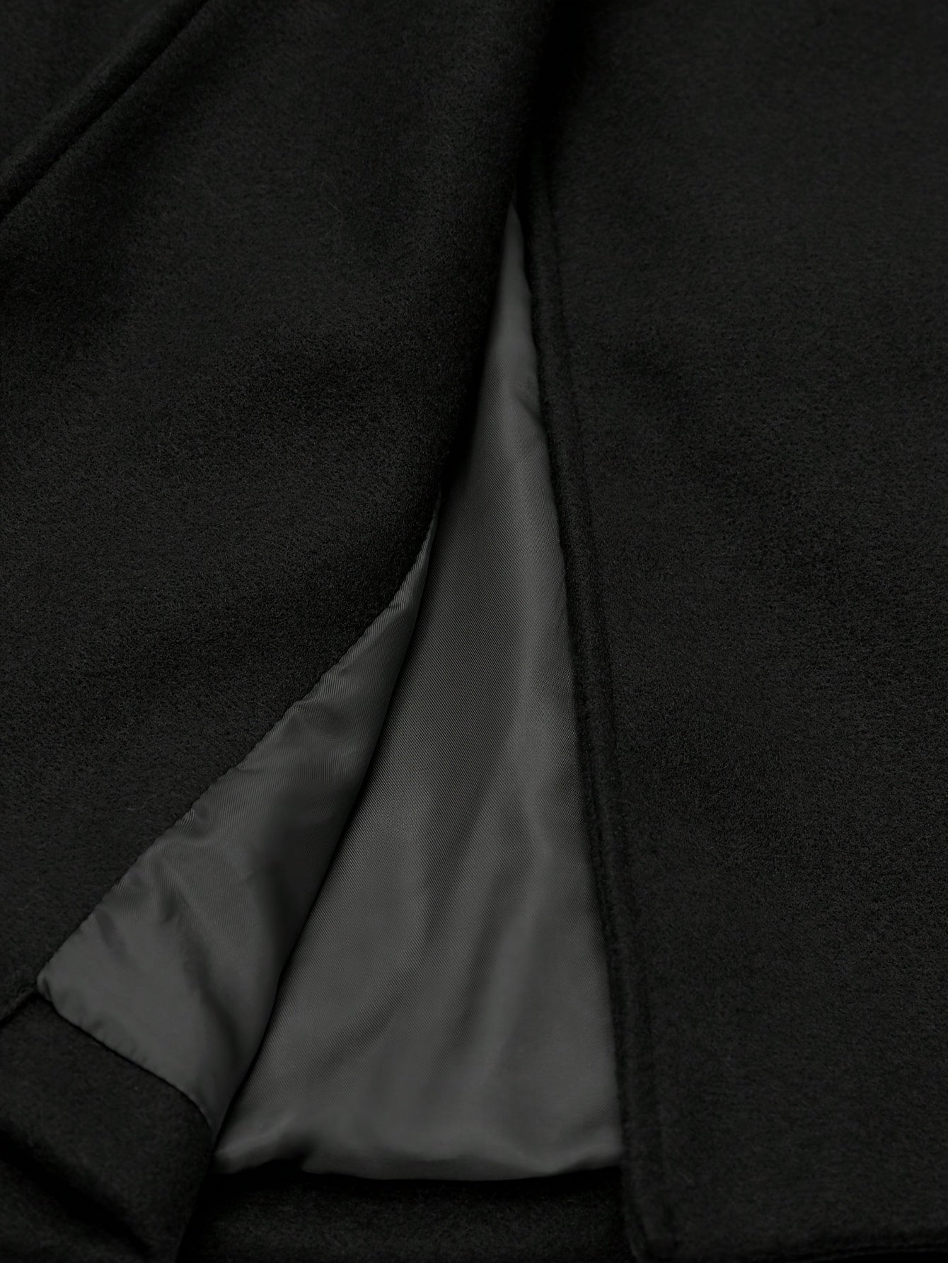 Long contrasting collar coat for women | Eloria -9