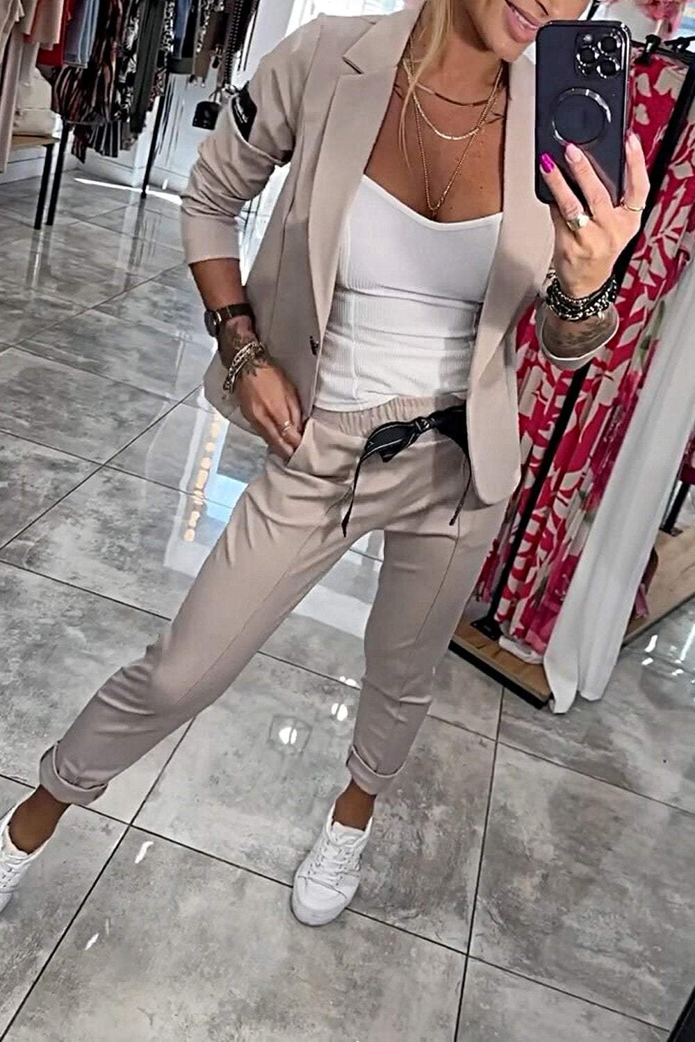 Chic relaxed two-piece jacket pants set for women | Fenna -3