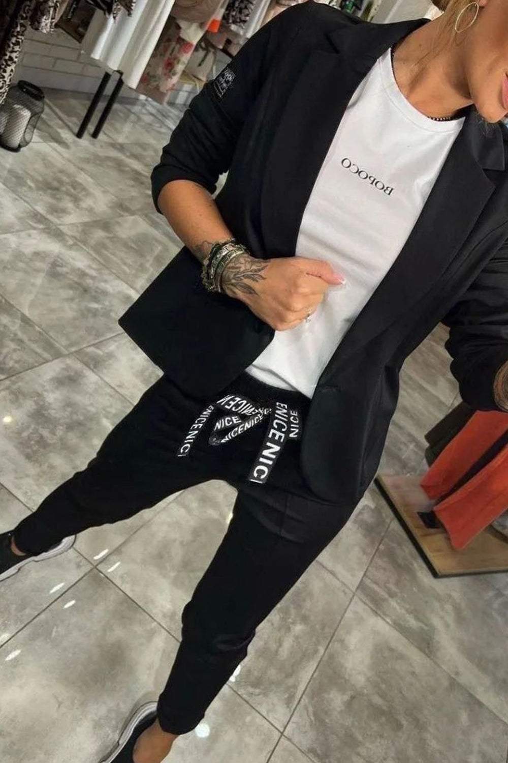 Chic relaxed two-piece jacket pants set for women | Fenna -4