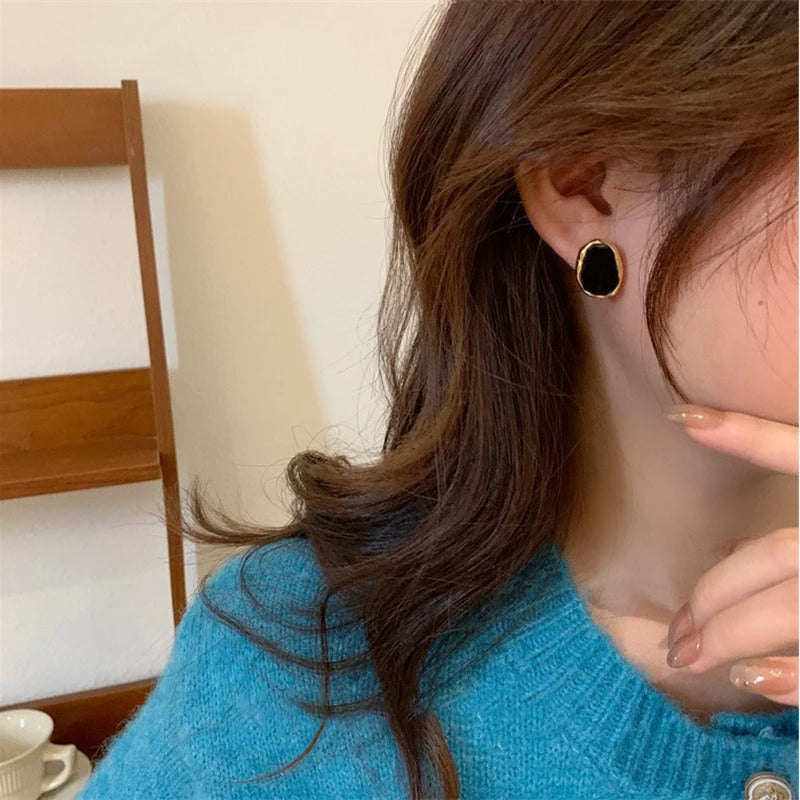 Classic irregulieres earrings for women | Margot -3